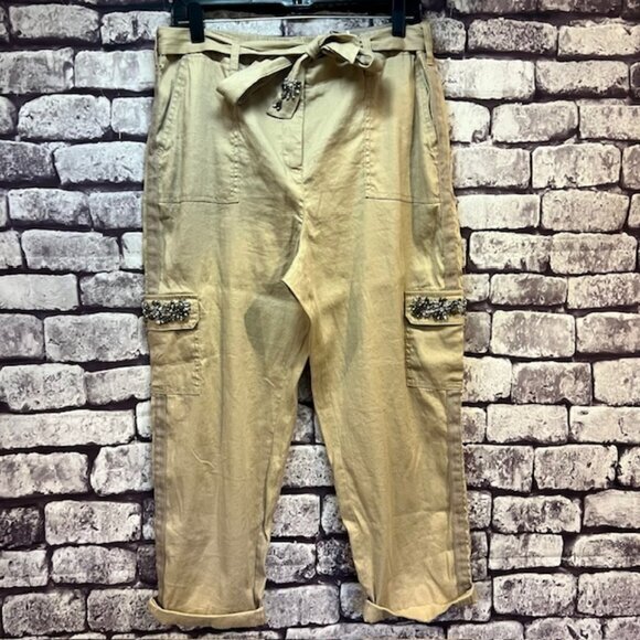 Chico's Pants - Chico's NWT Beige Crop Pants Size Large